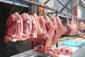 猪肉价格上半年持续高位 养殖类公司迎"丰收"上半年
